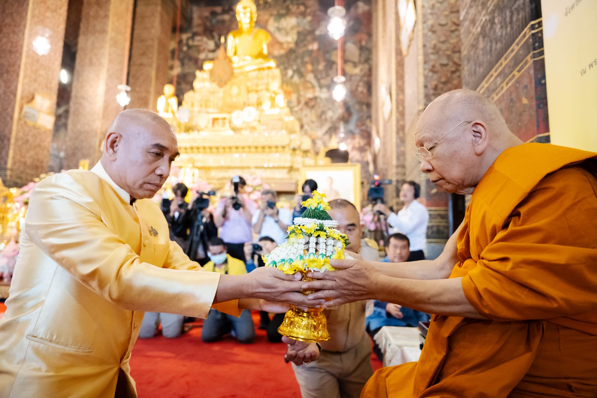 พิธีมอบโล่รางวัลเกียรติคุณฯ จังหวัดต้นแบบ 9 จังหวัด